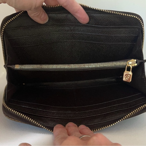 Bvlgari Vintage Classico Long Leather Zip Wallet - Picture 5 of 16